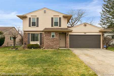 1427 Willard Dr Canton Twp, MI 48187