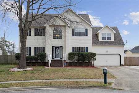 3 Paddle Ct Portsmouth, VA 23703