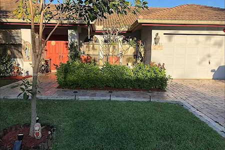 23297 Lago Mar Cir Boca Raton, FL 33433
