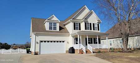 650 Broadmoor Court Grimesland, NC 27837