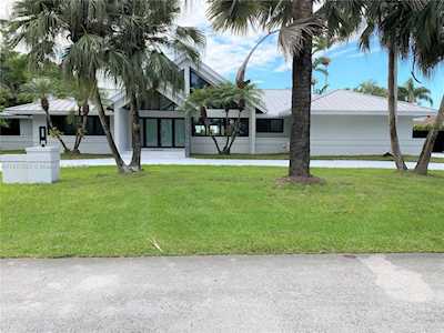7440 SW 106th St Pinecrest, FL 33156