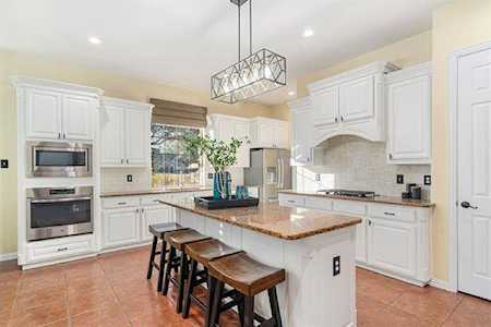 910 Benbrook Circle Lantana, TX 76226