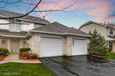 370 Lakeview Circle Bolingbrook, IL 60440