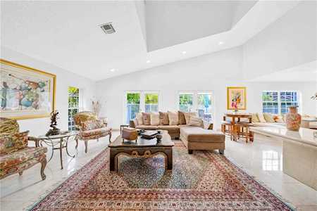601 Misty Oaks Ln Pompano Beach, FL 33069