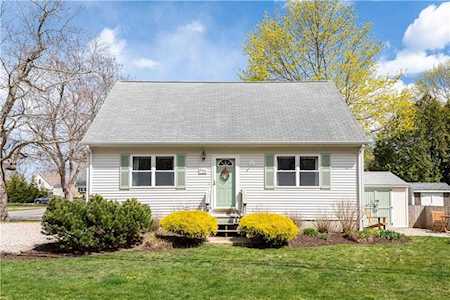 559 Middlebridge Rd South Kingstown, RI 02879