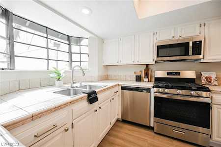 3912 Landsdown Place Las Vegas, NV 89121
