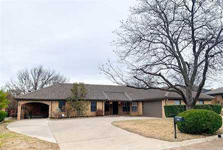8324 Crosswind Drive Fort Worth, TX 76179
