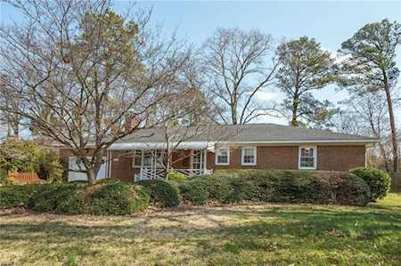 804 S Sunland Dr Virginia Beach, VA 23464