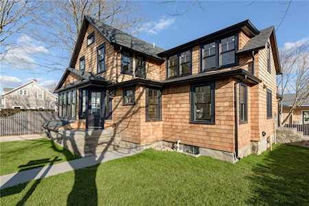 14 Robinson St Narragansett, RI 02882