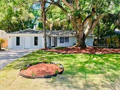 2215 Glen Dr Safety Harbor, FL 34695