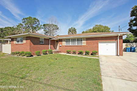 5937 Regiment DR Jacksonville, FL 32277
