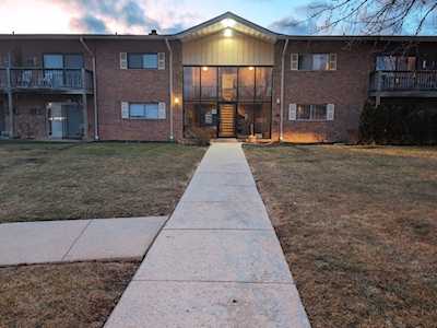 7410 Brookdale Dr #4-211 Darien, IL 60561