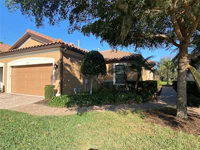 8220 Varenna Dr Sarasota, FL 34231