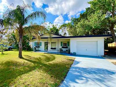 1915 16th Avenue Dr W Bradenton, FL 34205