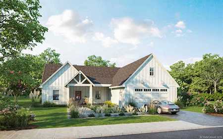 28 Woodstone Dr York, ME 03909