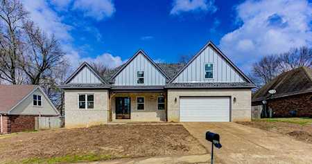 7910 Meadow Trail Dr Memphis, TN 38018
