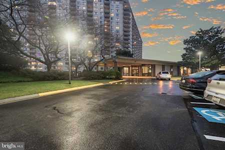 5225 Pooks Hill Rd #1720S Bethesda, MD 20814