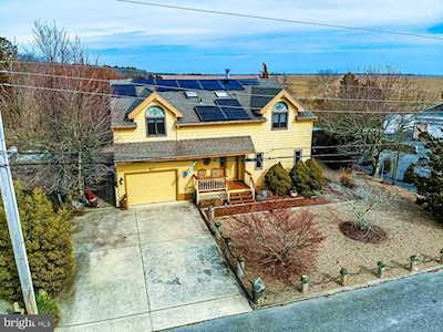 87 Edgewater Dr Tuckerton, NJ 08087