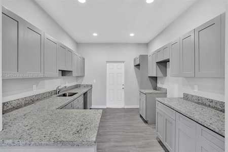314 NW 28th Ter Fort Lauderdale, FL 33311