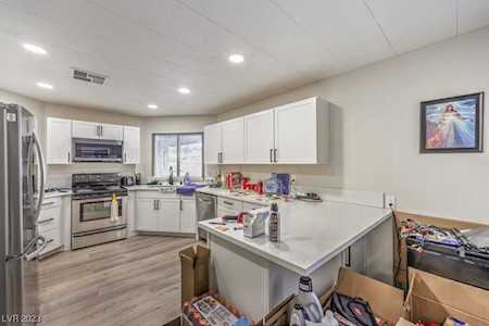 4540 Royal Ridge Ave Las Vegas, NV 89103