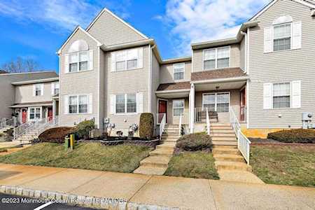2806 Ice House Ct Freehold, NJ 07728