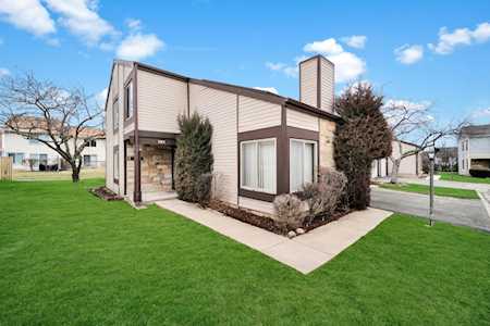 761 Colorado Ct Carol Stream, IL 60188