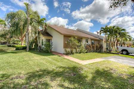 1621 Greer Ave Homestead, FL 33035