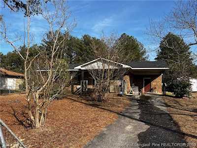 926 Mockingbird Hill Rd Raeford, NC 28376