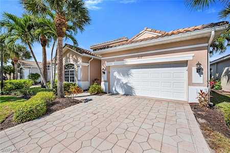 317 Harvard Ln Naples, FL 34104
