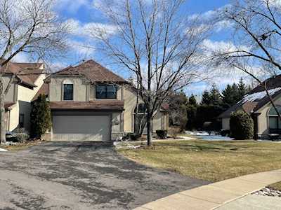 147 Chatsworth Circle Schaumburg, IL 60194