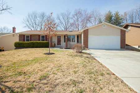 34 Crescent Hills Dr St Peters, MO 63376