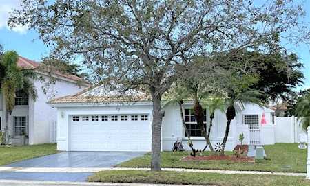 1306 NW 192 Avenue Pembroke Pines, FL 33029