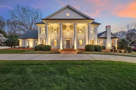 2521 Beretania Circle Charlotte, NC 28211