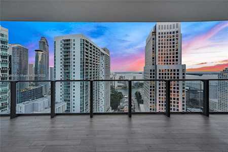 68 SE 6th St #2811 Miami, FL 33131
