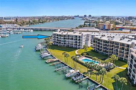 9805 Harrell Ave #404 Treasure Island, FL 33706
