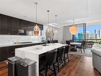 3300 NE 188th St #917 Aventura, FL 33180