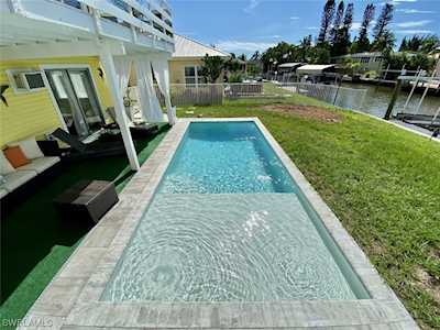 215 Flamingo St Fort Myers Beach, FL 33931