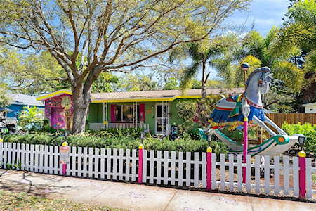 2714 53rd St S Gulfport, FL 33707