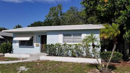 1321 52nd St N St. Petersburg, FL 33710