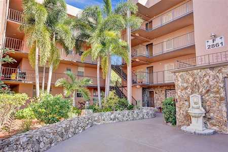 2861 Somerset Dr #301 Lauderdale Lakes, FL 33311