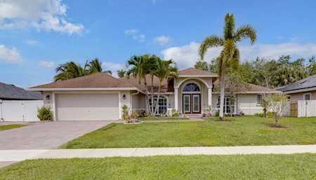 13885 Sheffield Street Wellington, FL 33414