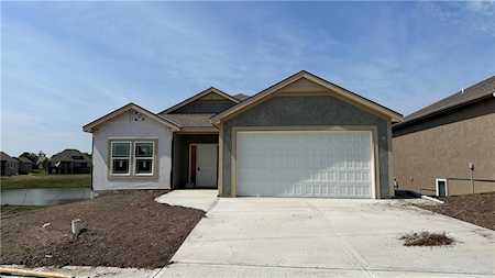 2126 Greenfield Point Kearney, MO 64060