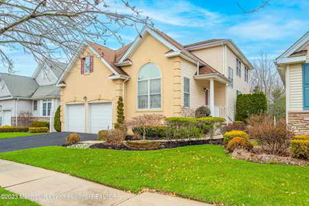 4 Wellington St Holmdel, NJ 07733