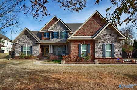 213 Coach Lamp Drive Madison, AL 35758