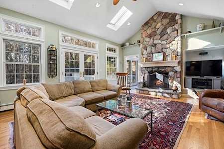 18 Halsey Ave Wellesley, MA 02482
