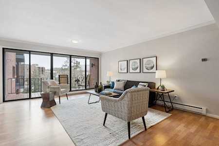 65 Grove St #249 Wellesley, MA 02482