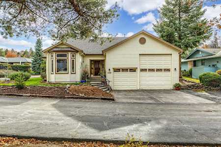2436 Sun Oaks Dr Medford, OR 97504