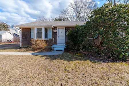 9 Wendall Avenue Oak Bluffs, MA 02557
