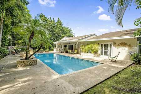 6360 SW 84th St Miami, FL 33143