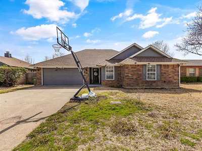 226 Freedom Lane Arlington, TX 76002